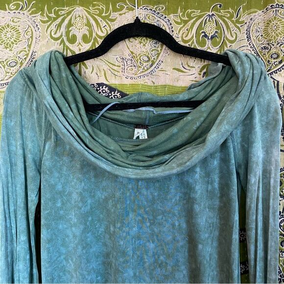 We The Free x Free People Sapphire Mineral Wash Cosmo Cowl Neck Top Size Small - Picture 3 of 16